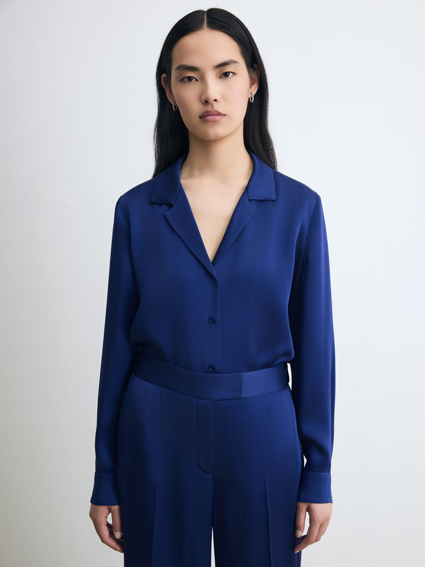 Blouse à Col Cranté en Crêpe Envers Satin