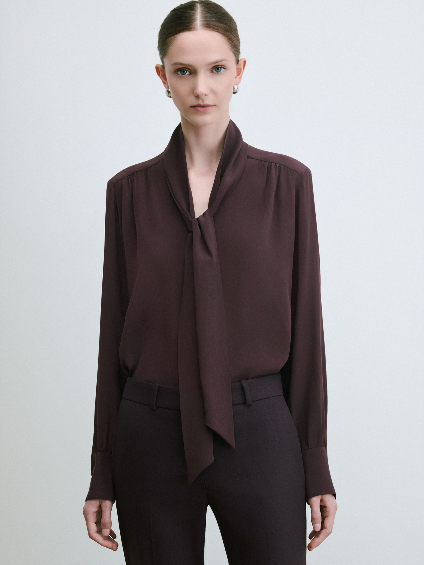 Blouse À Col En V Avec Foulard