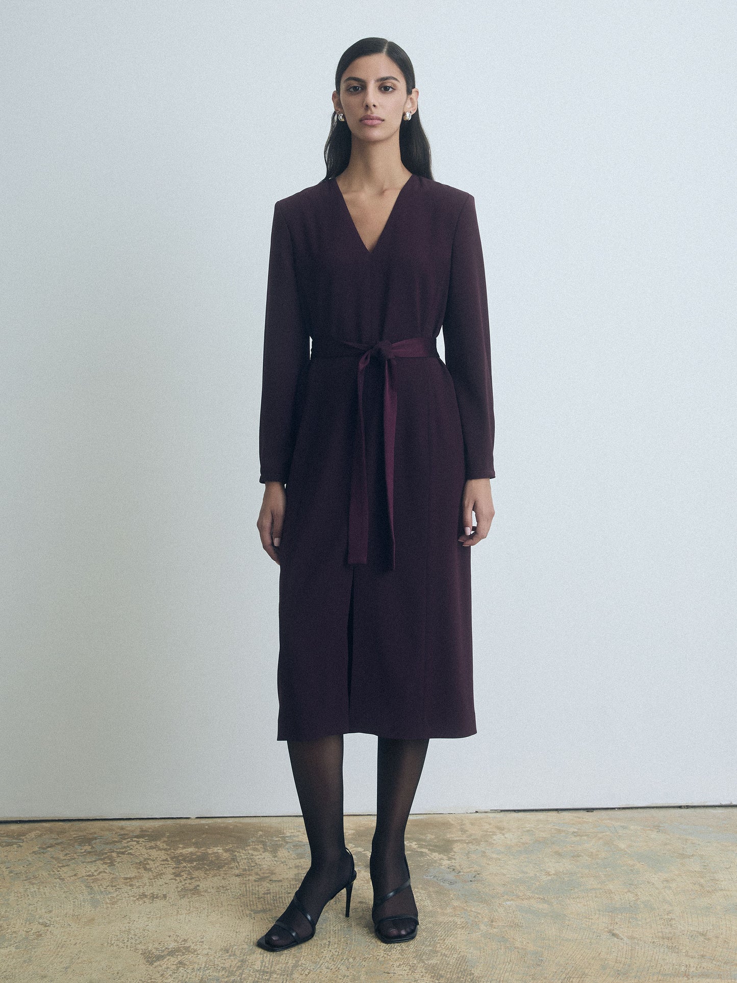 Robe à Manches Longues Col en V, Ceinture Assortie