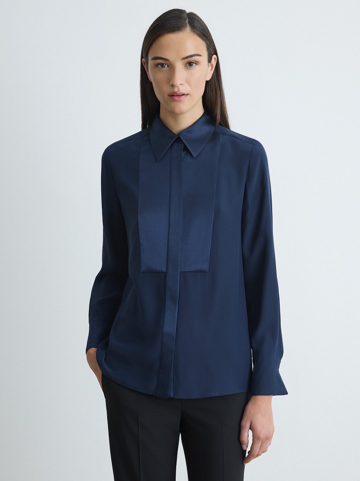 Blouse À Plastron En Satin