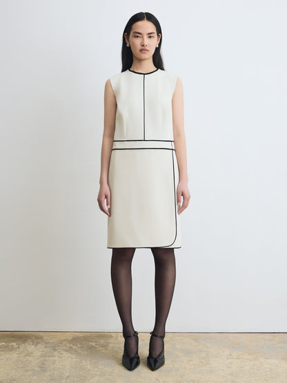 Robe Courte à Passepoil Contrastant