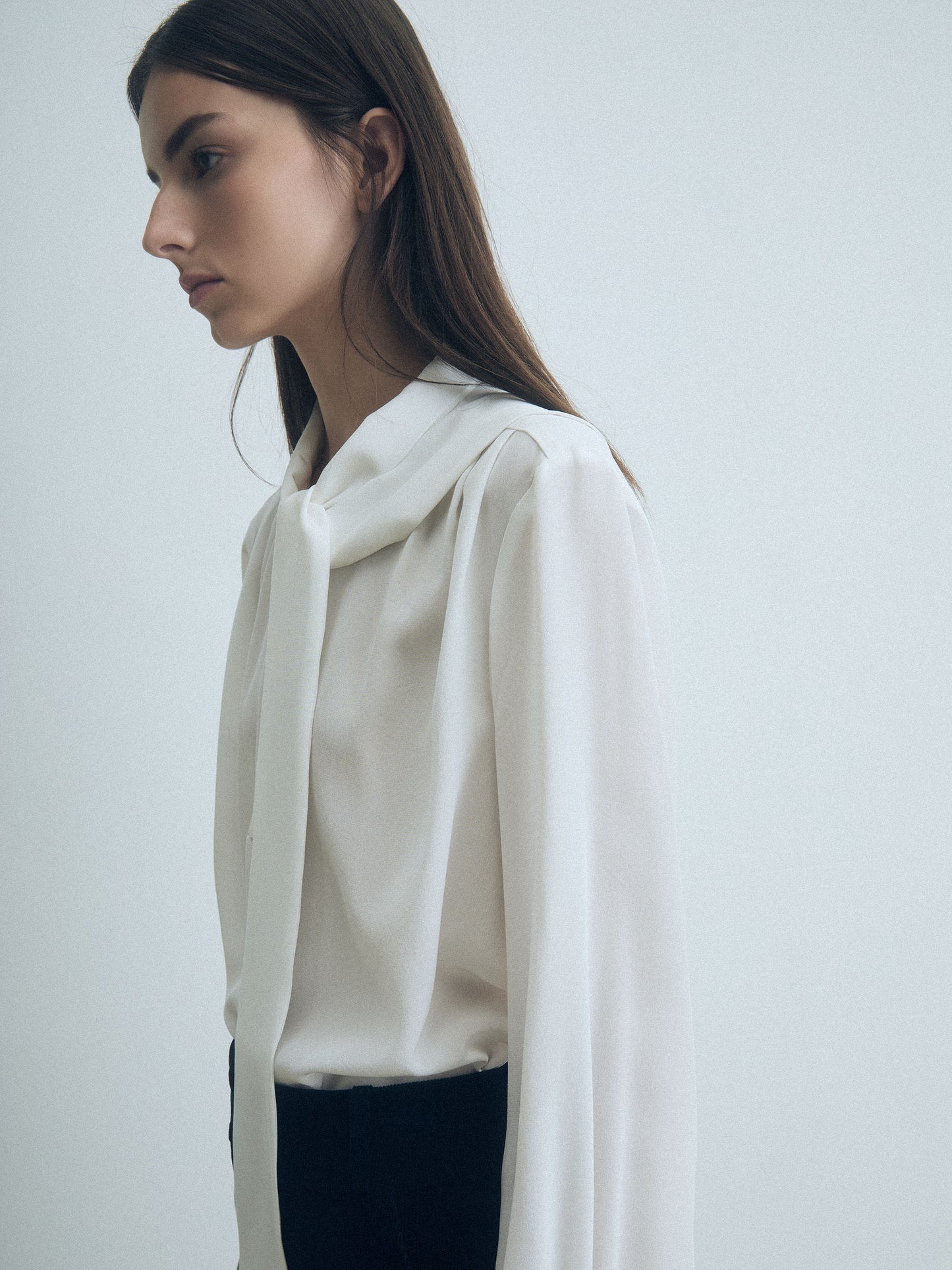 Blouse Plissé en soie Avec Lavallière