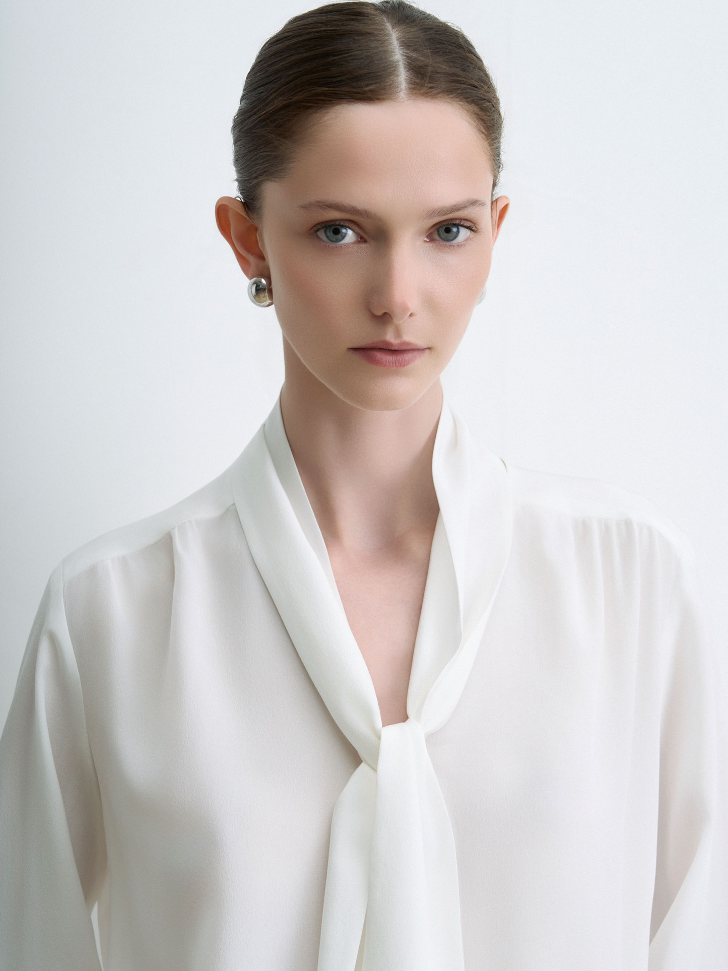 Blouse À Col En V Avec Foulard