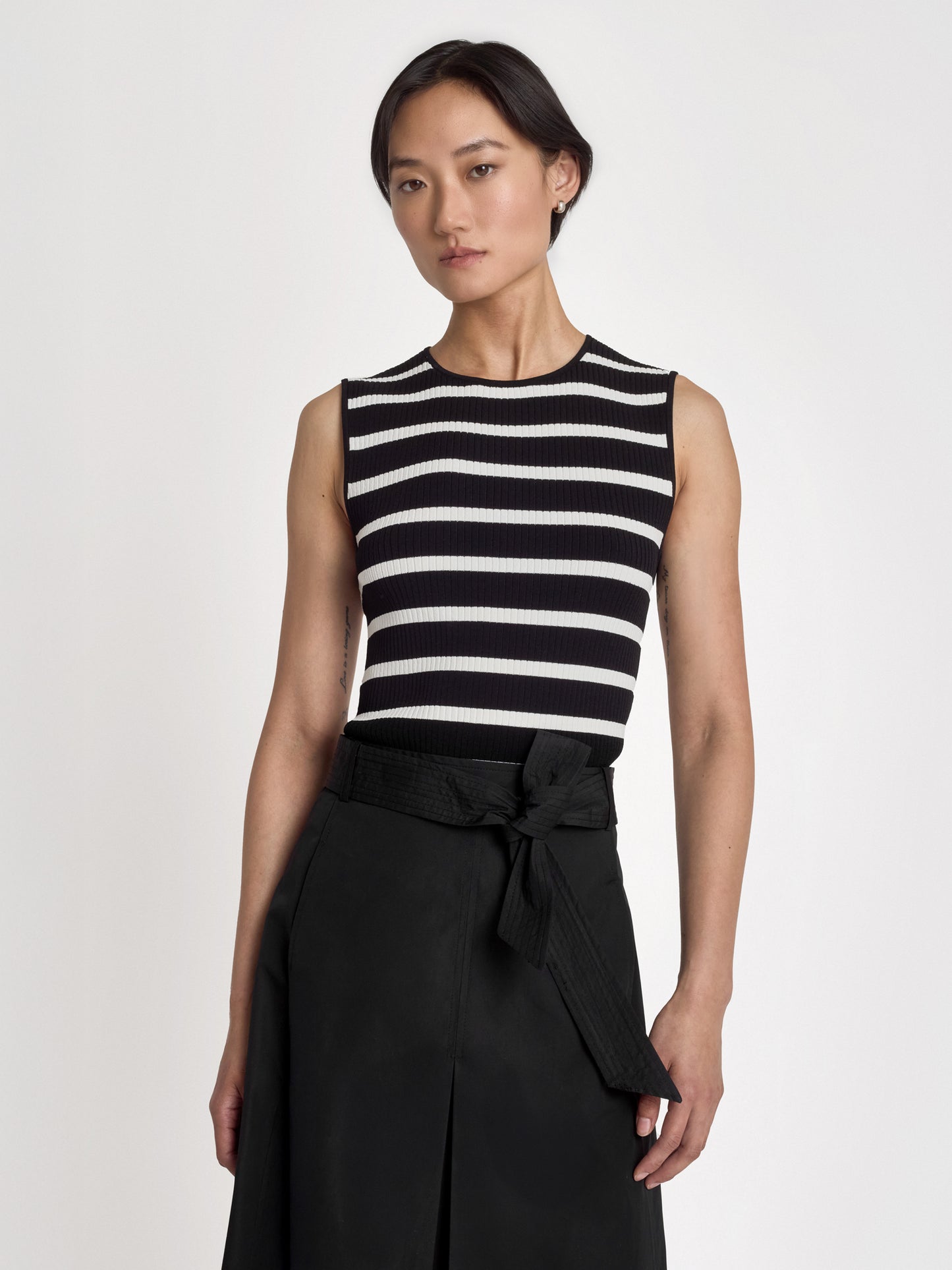 Belted poplin skirt