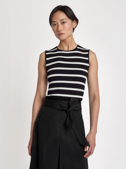 Belted poplin skirt