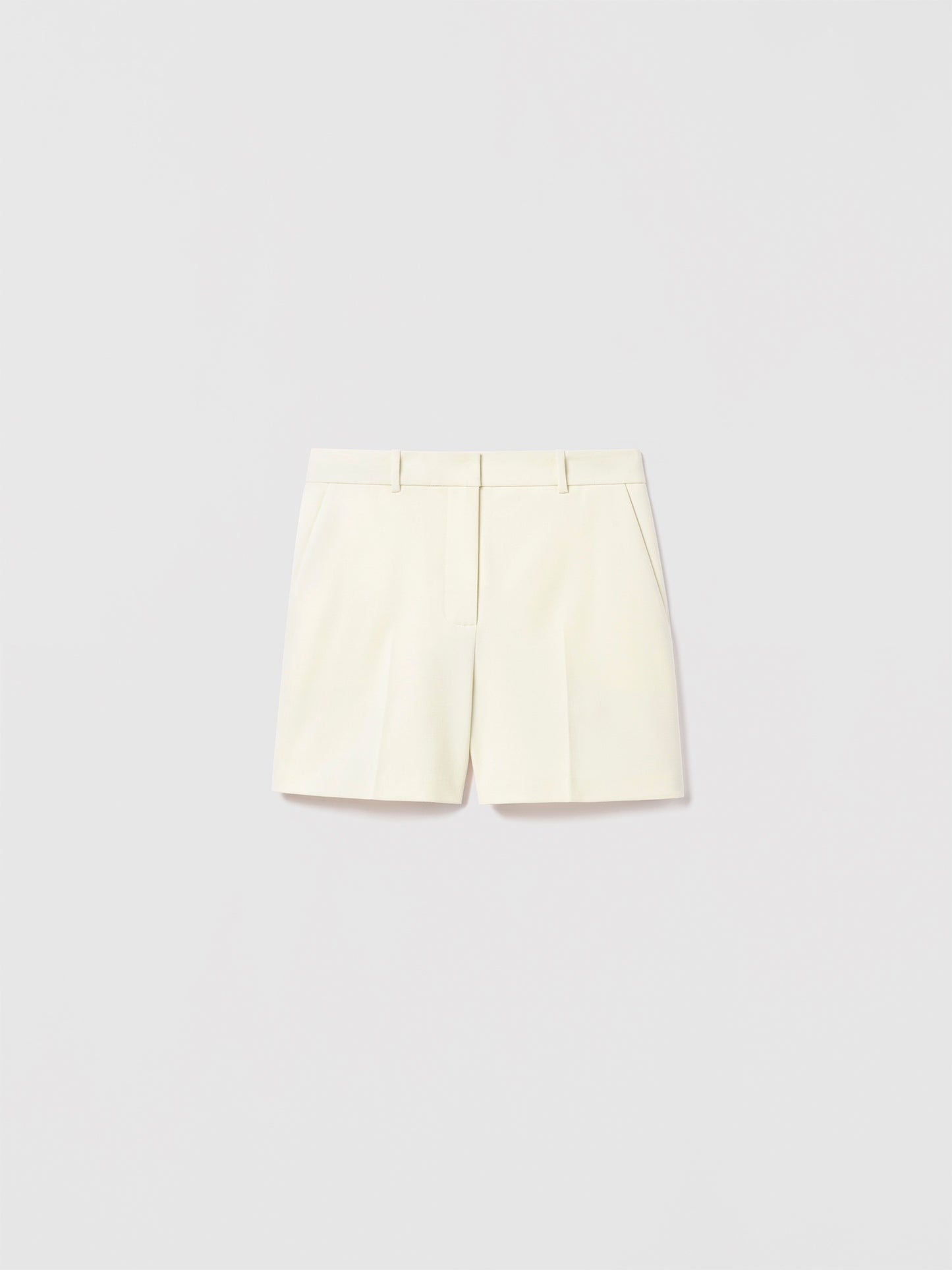 Clean front short