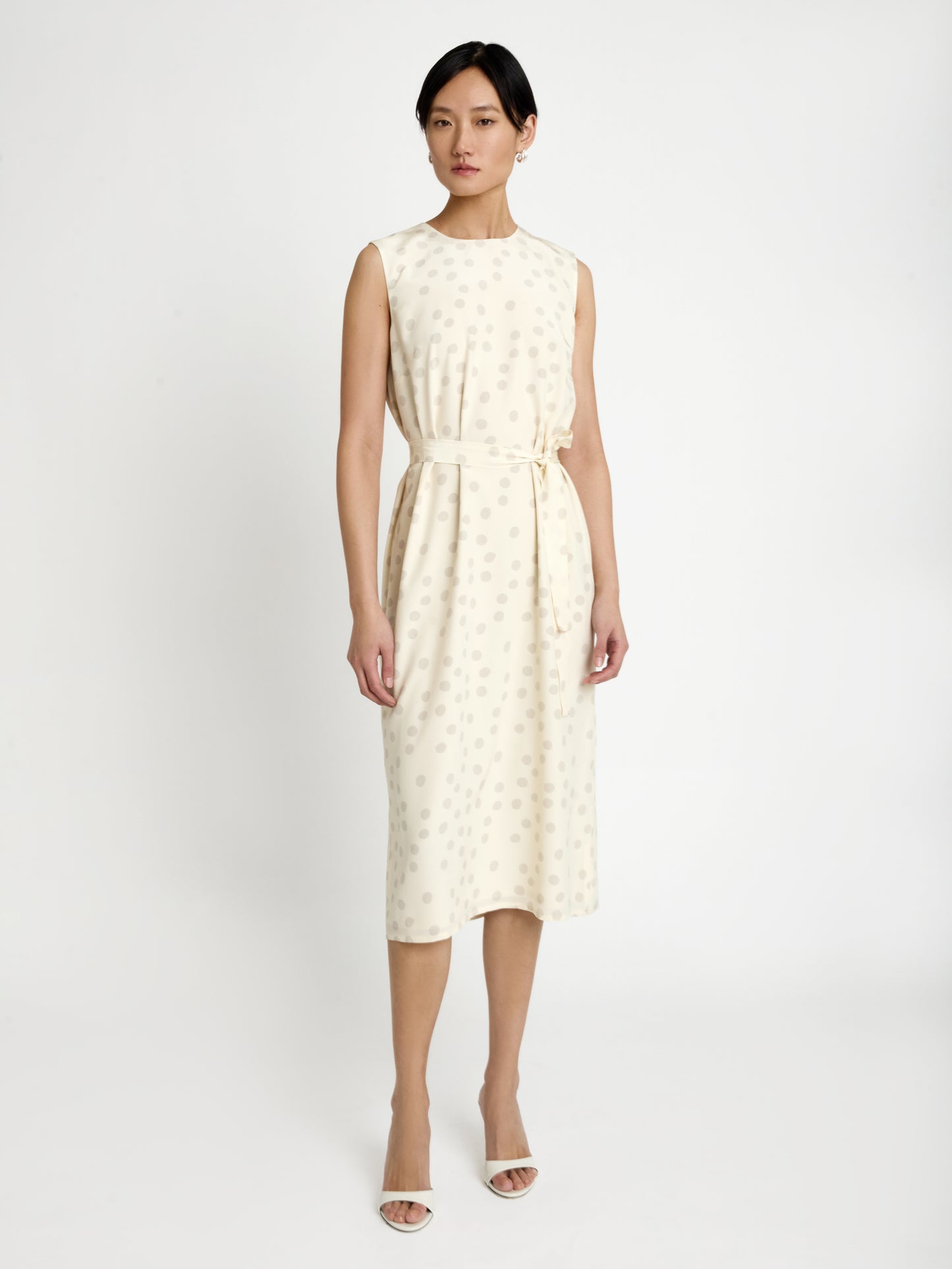 Robe en soie à pois