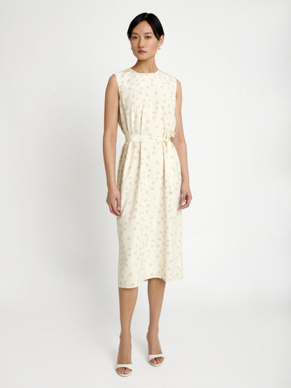 Robe en soie à pois