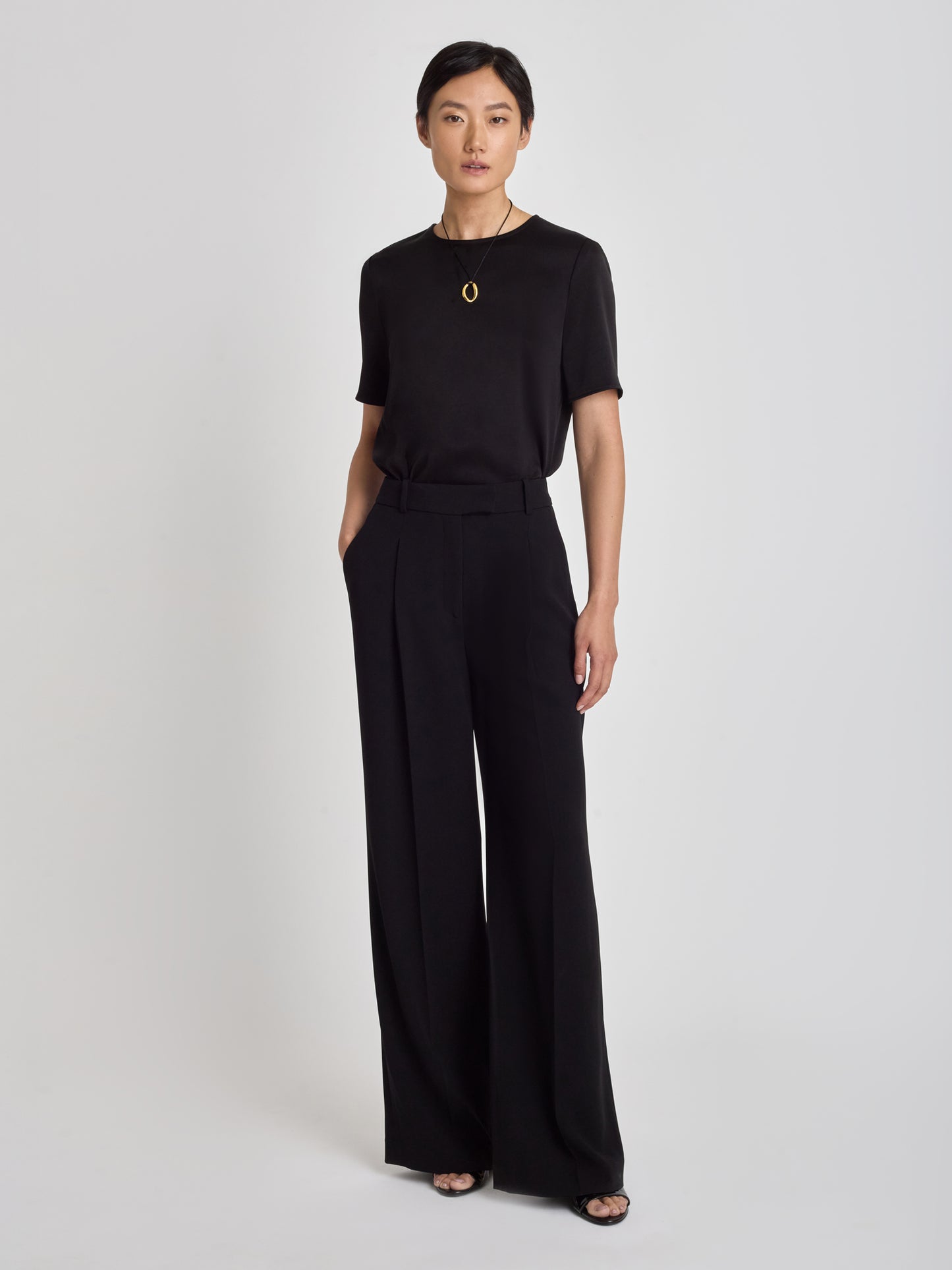 Easy fit pleated pant